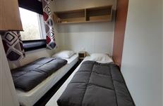Mobil home 3 ch: Chambre N°3  équipée d'un lit gigogne offrant 2 couchages ( 80X190cm)