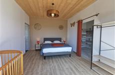 Chambre avec salle d'eau adaptée PMR